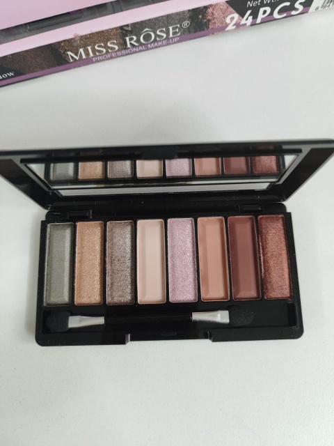 Cienie do powiek zestaw 4