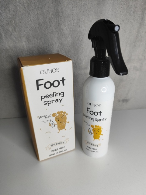 Spray peeliengujący do stóp